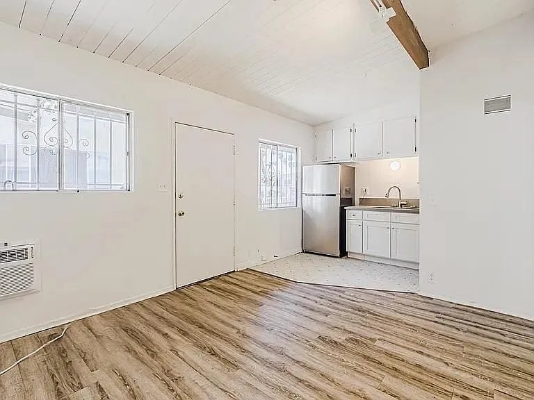 1 bed, 1.0 bath, $1,483 — Photo 2