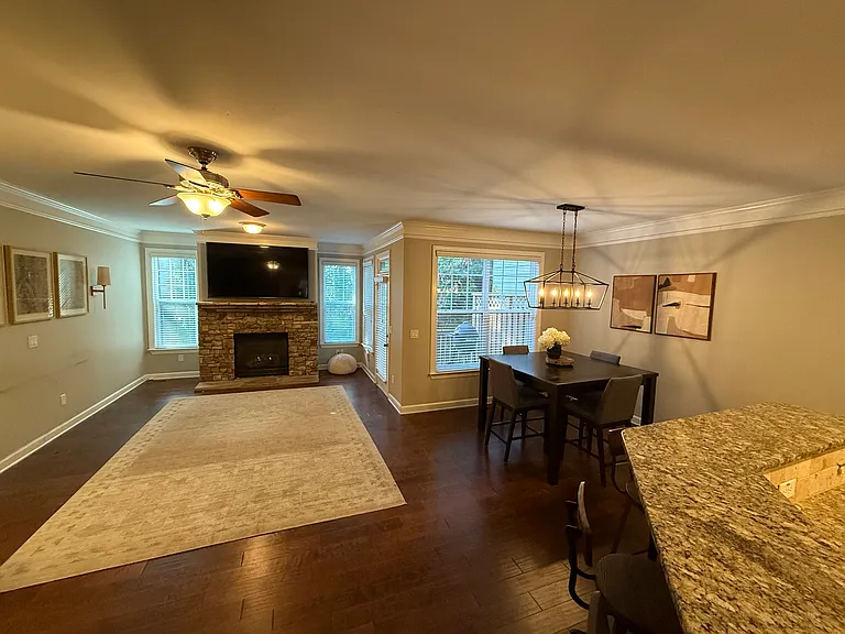 2116 Cobblestone Cir — Photo 1