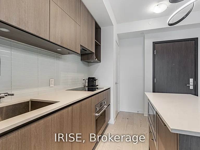 1 Yorkville Ave #4306 — Photo 3