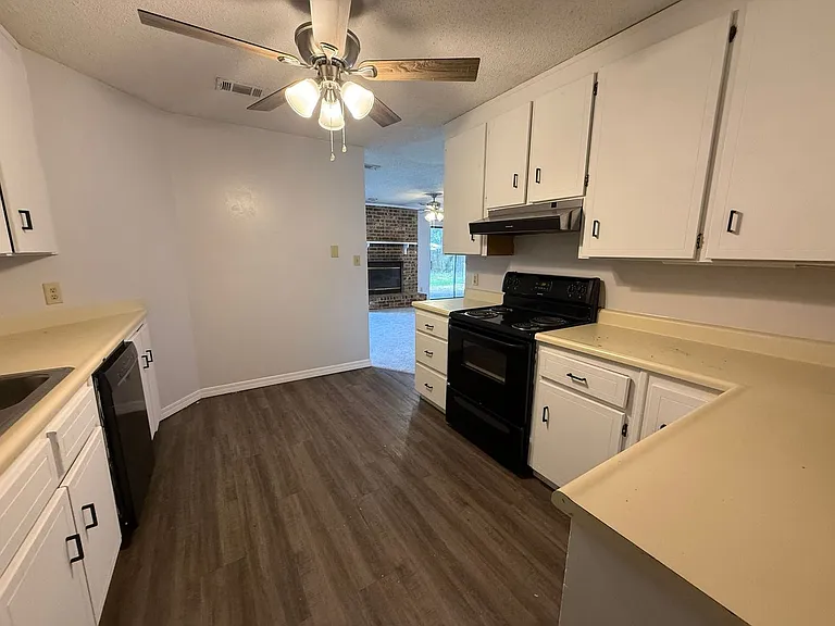 3872 Mariners Dr — Photo 8