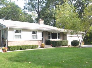 548 Indian Trl, Round Lake Park, IL 60073