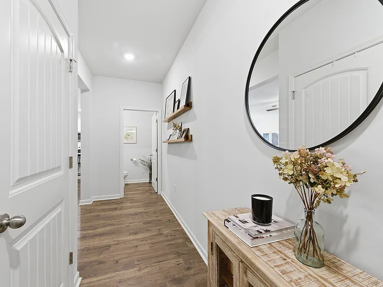 503 Stoneybrook Dr — Photo 2