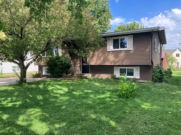 16 South St SW, Dodge Center, MN 55927
