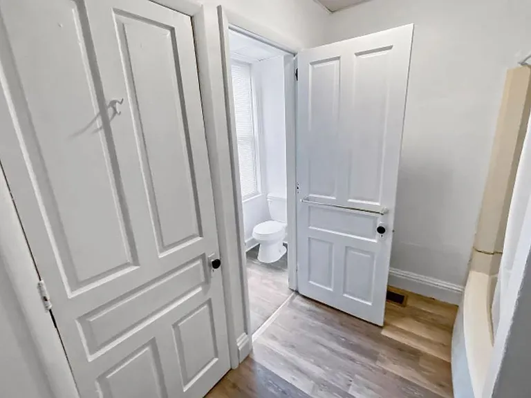 1124 W Market St — Photo 5