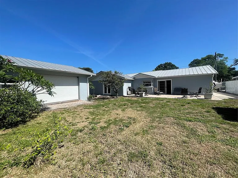 3030 W Helen Ave — Photo 7