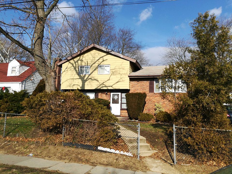 1st image of 581 Cross St
