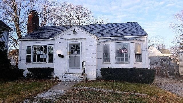 1st image of 32 Church St