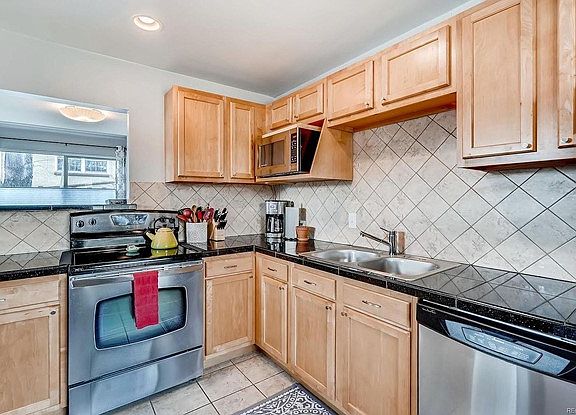 5th image of 2471 S Corona St