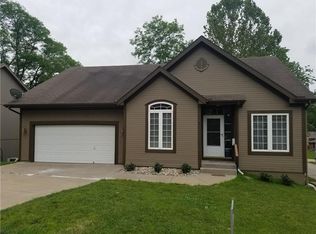 305 Gentry St, Liberty, MO 64068