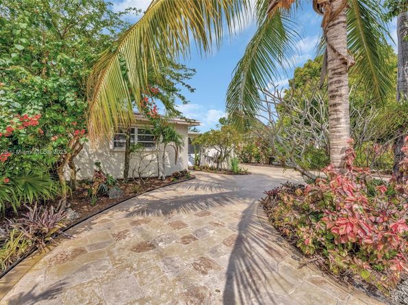 2300 N 57th Way, Hollywood, FL 33021