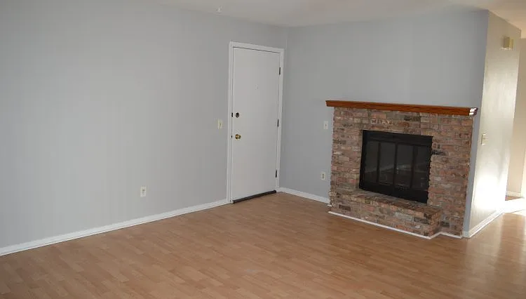 17 S Wickham Ct