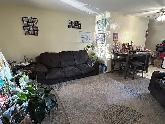 4th image of 165 Suburban Ave