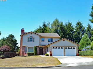 947 3rd St, Brookings, OR 97415