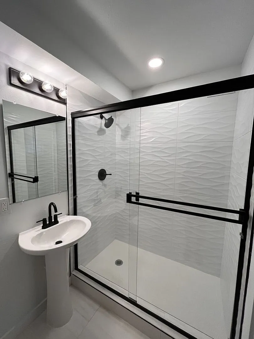 Dream Montrose - 1507 California Street — Photo 3