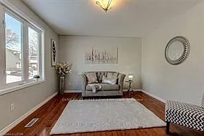 40 Trapper St #UPPER LEVEL — Photo 3