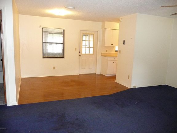 4th image of 305 Ivy St
