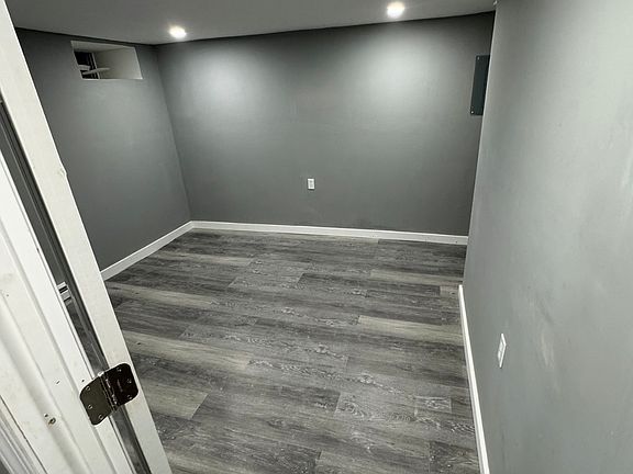 3rd image of 131 W Linden St Floor 1