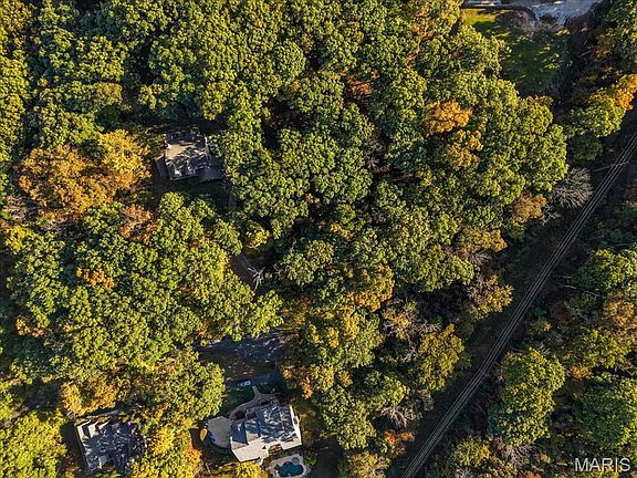3rd image of 1001 Chesterfield Forest Dr