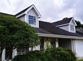 719 Aurora Oaks Dr, New Orleans, LA 70131