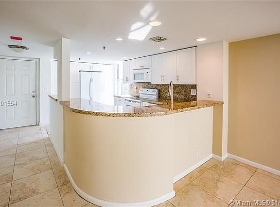 5th image of 3901 S Flagler Dr APT 706