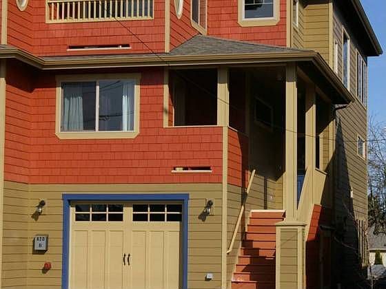 1st image of 820 B Olympia Ave