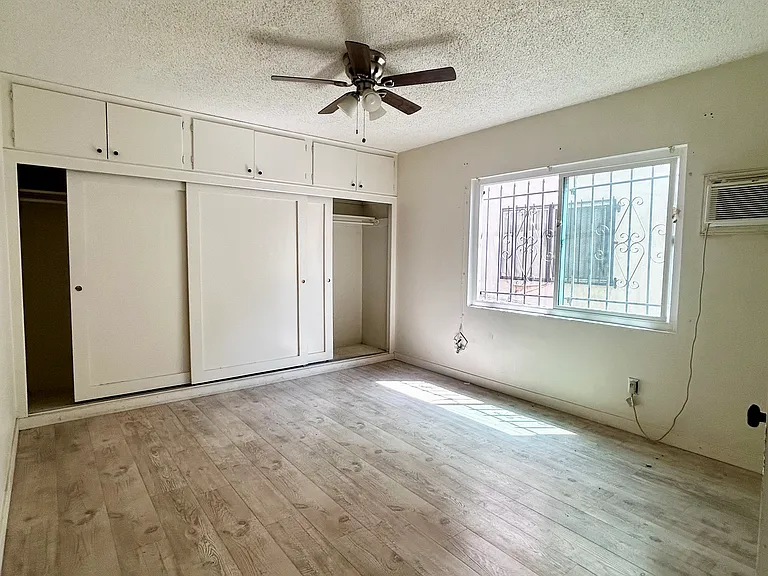 2614 Michigan Ave #2 — Photo 5