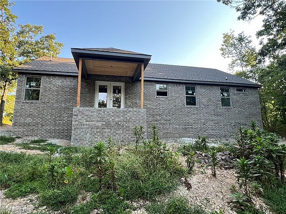 4th image of 117 Salen Ln