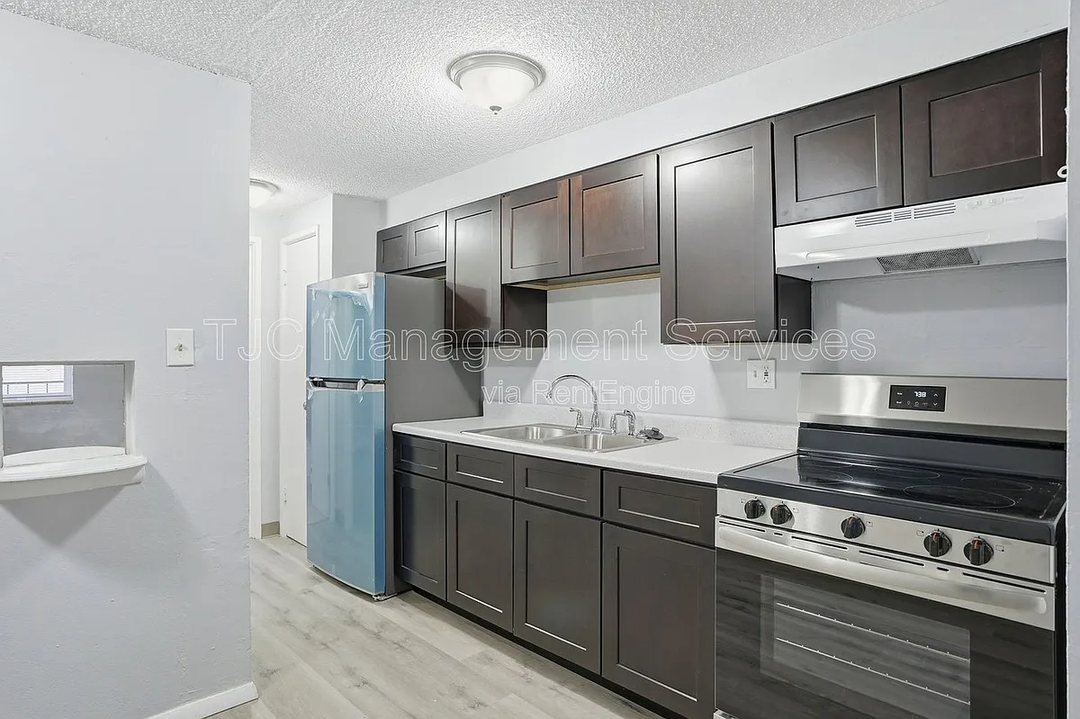 Building Photo - 1341 N Ogden St #202