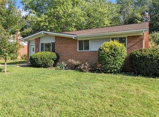 377 Cloverdale Rd, Ann Arbor, MI 48105