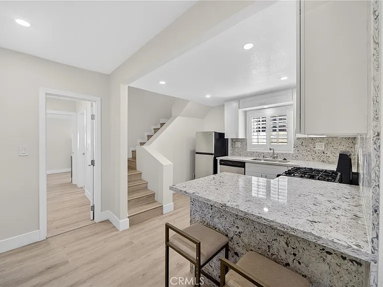 5929 Weaver Ln — Photo 8