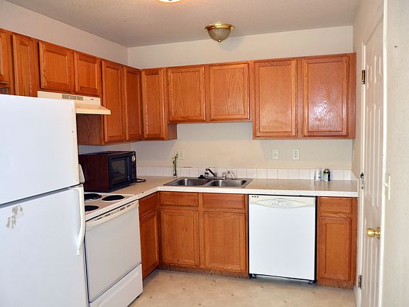 5th image of 2450 Apple Ave
