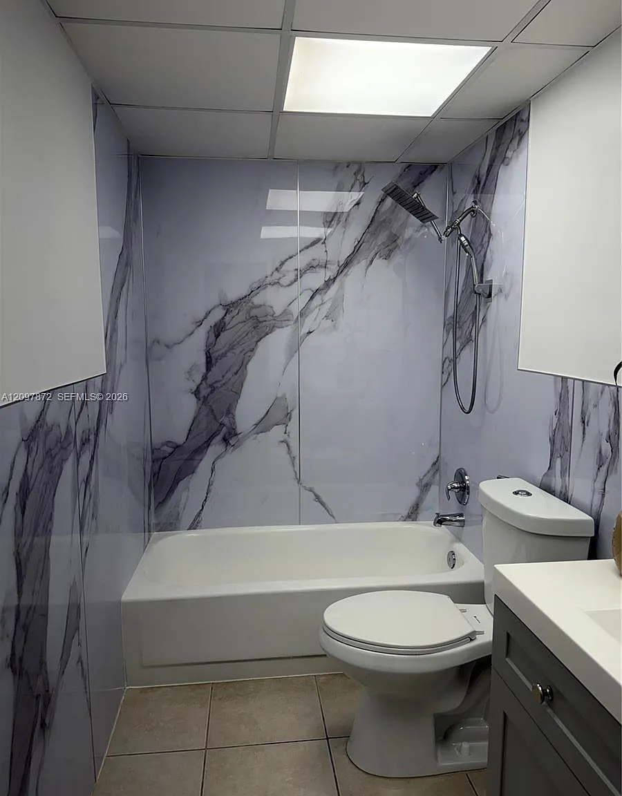 Coral Gate East Condo — Photo 4