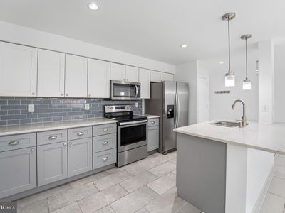 8125 W Chester Pike APT A2, Upper Darby, PA, 19082
