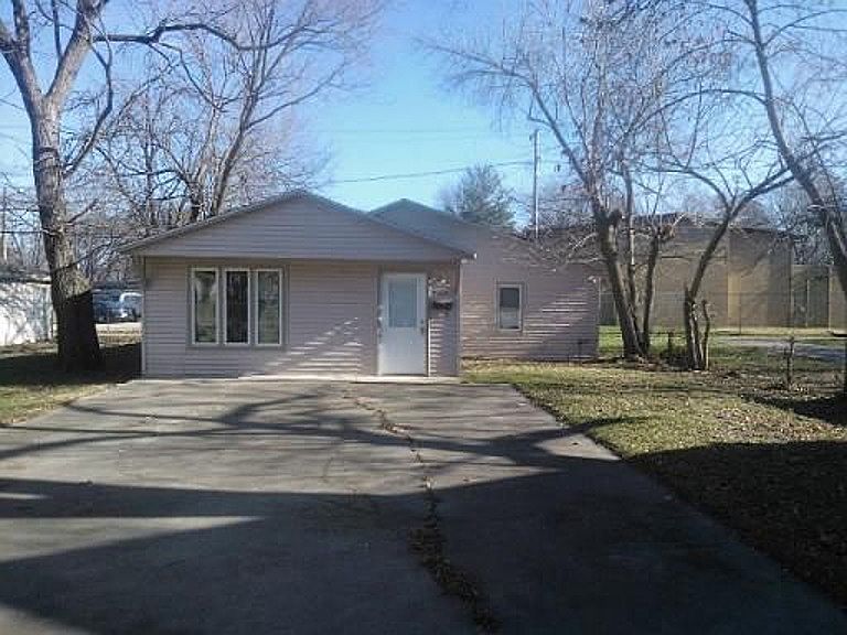 3 Bedrooms Ranch