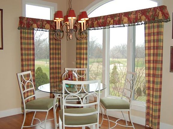Bright and sunny dinette