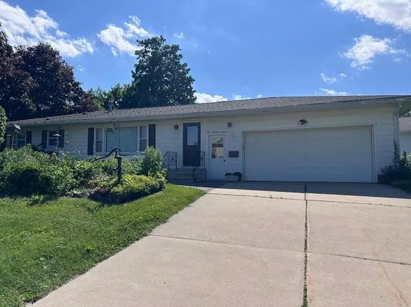 207 N Pine St, Caledonia, MN 55921