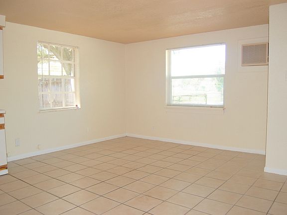 4th image of 9809 N Jasmine Ave APT B