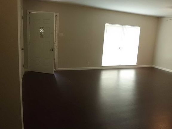 3rd image of 10739 Sandalwood Dr