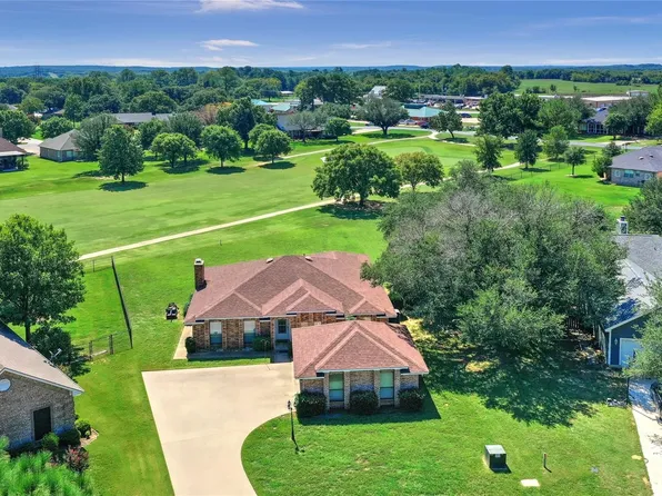 313 Cocopa Dr, Lake Kiowa, TX 76240