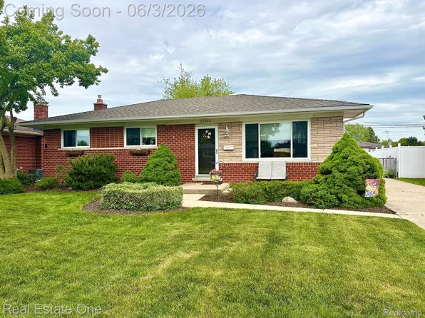 28460 Bradner Dr, Warren, MI 48088