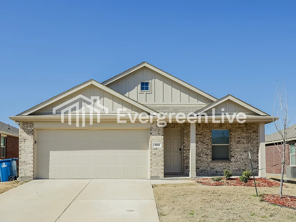 1021 Crestview Dr