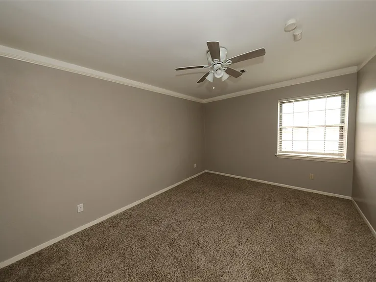8519 Leader St — Photo 11