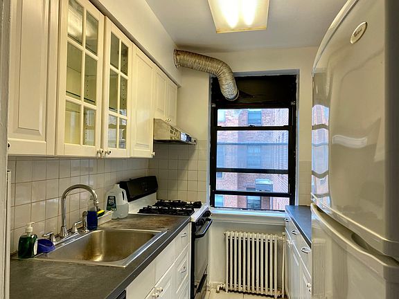3rd image of 21537 48th Ave APT 2A