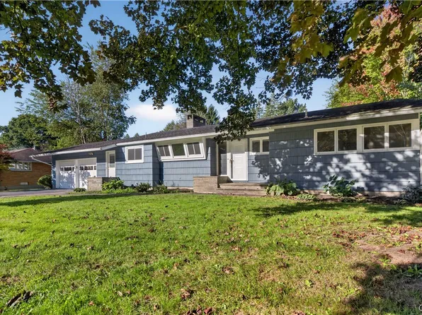 102 Woods Path Rd, Liverpool, NY 13090