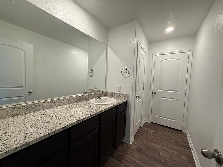 140 Maywood Ln — Photo 18