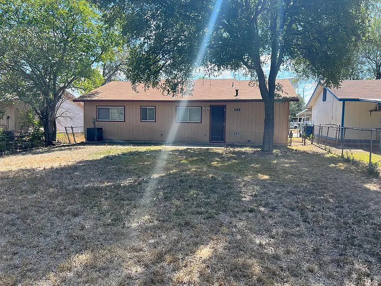 4811 Swann Ln — Photo 10