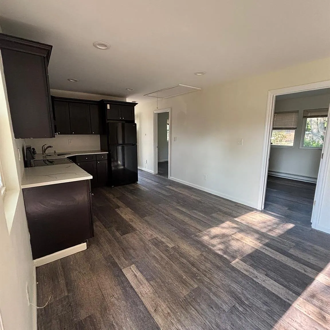 3 bed, 1.0 bath, 836 sqft, $3,415 — Photo 2