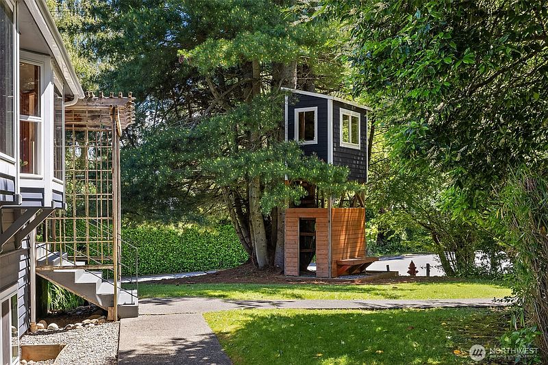 4th image of 10308 SW 116th Avenue