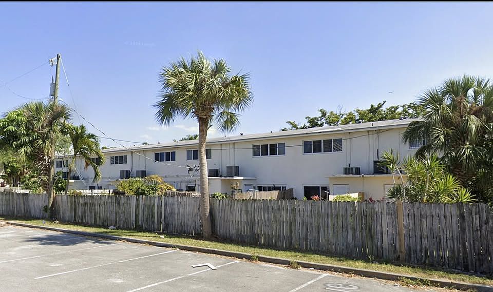 1st image of 1805 Galleon St