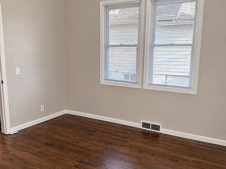 1006 S 48th St — Photo 13
